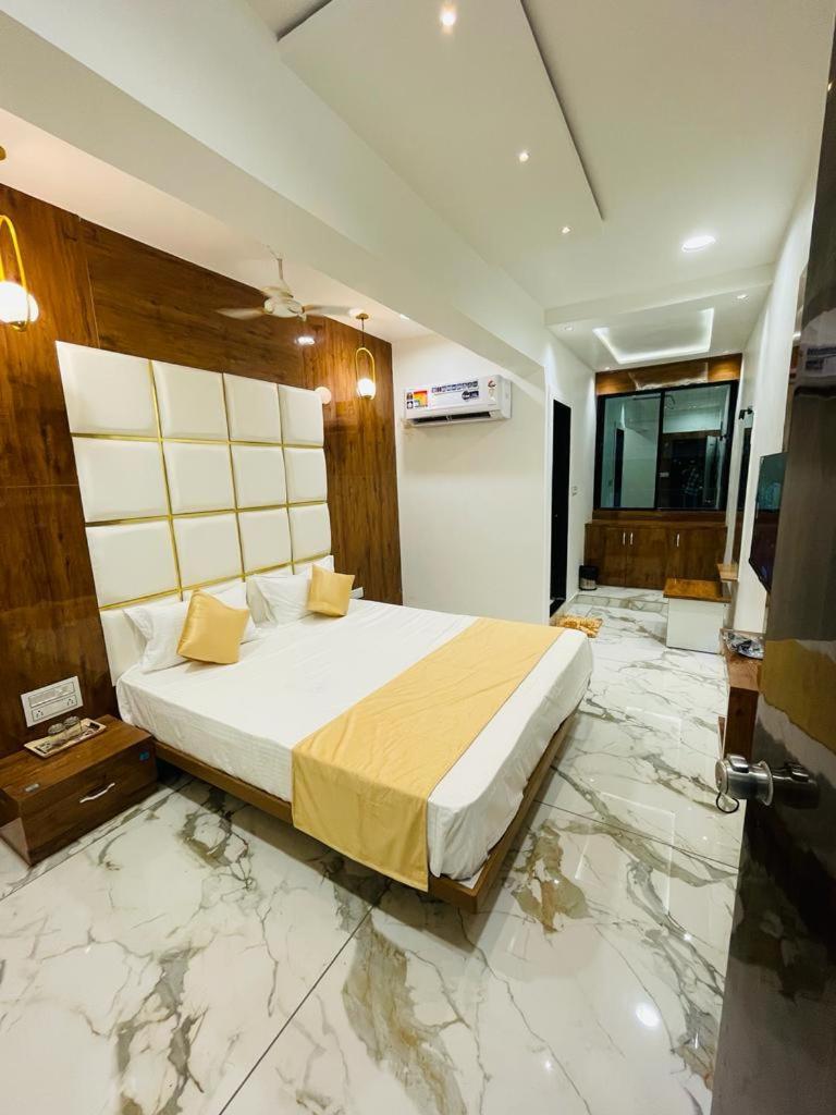 Hotel New German Ahmadábád Kültér fotó